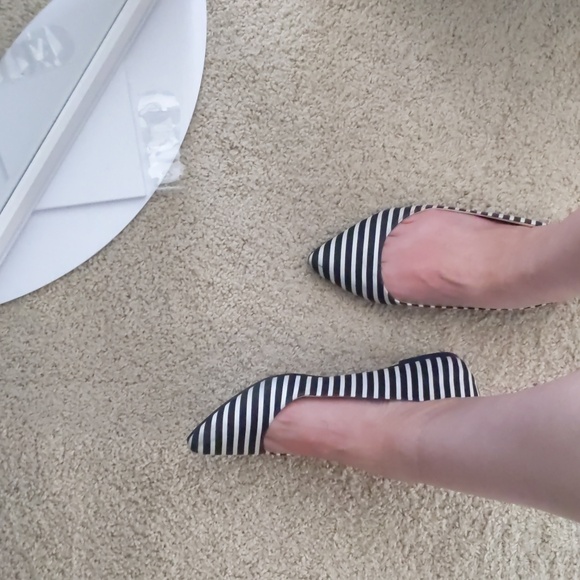 Black and White flats - Picture 6 of 6